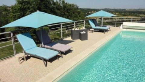 L'Enaurada gite à Figeac:La piscine de l'Enaurada