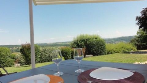 L'Enaurada gite à Figeac:Le salon exterieur
